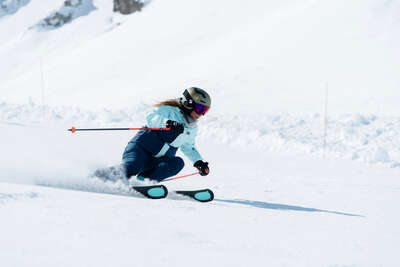 Skieuse sur le domaine de Tignes